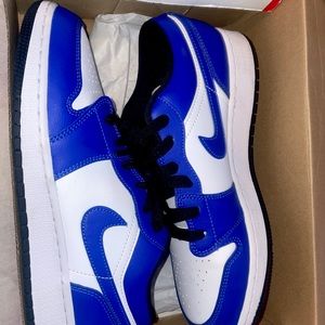 Jordan 1 sneaker, size 6.5 boys..